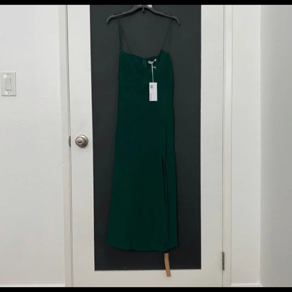 NWT Reformation Juliette Dress in Emerald (SIZE 8) - Picture 4 of 11